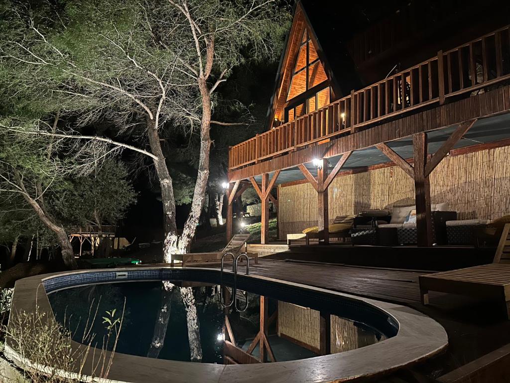Panurla Wooden House havuz & sauna kırmızı photo 1