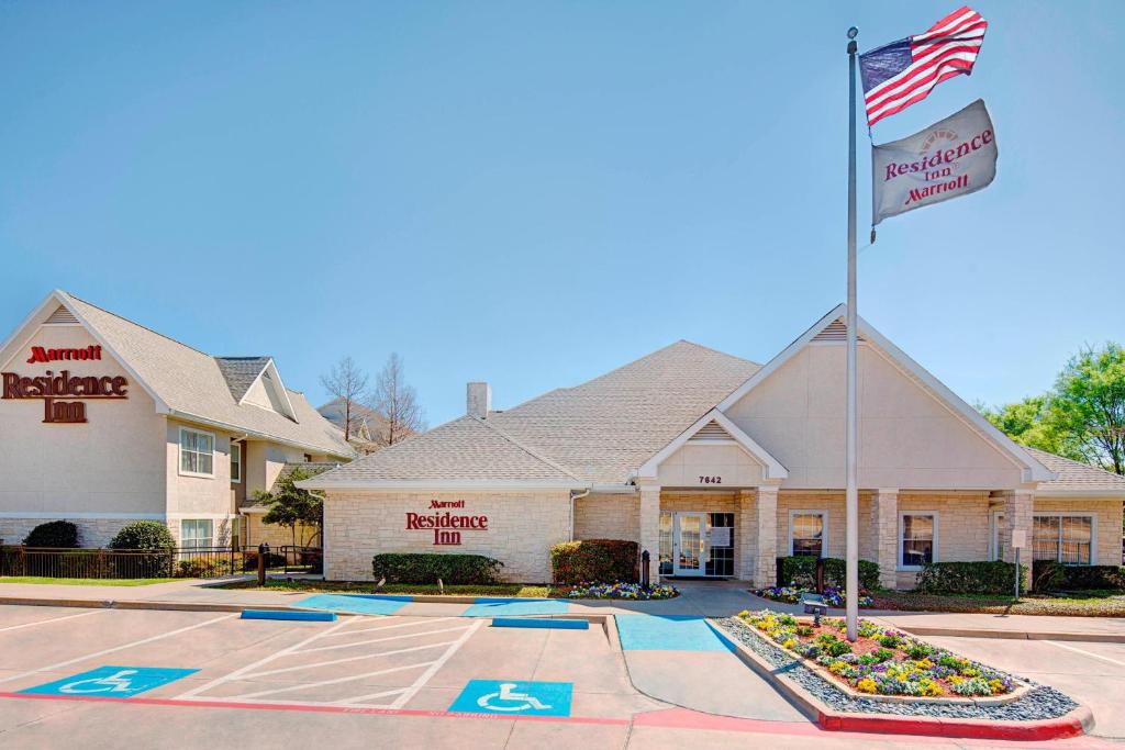 Residence Inn Dallas Park Central photo 1