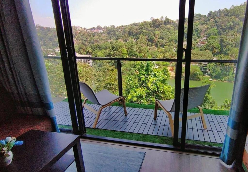 Aura Residence photo 2
