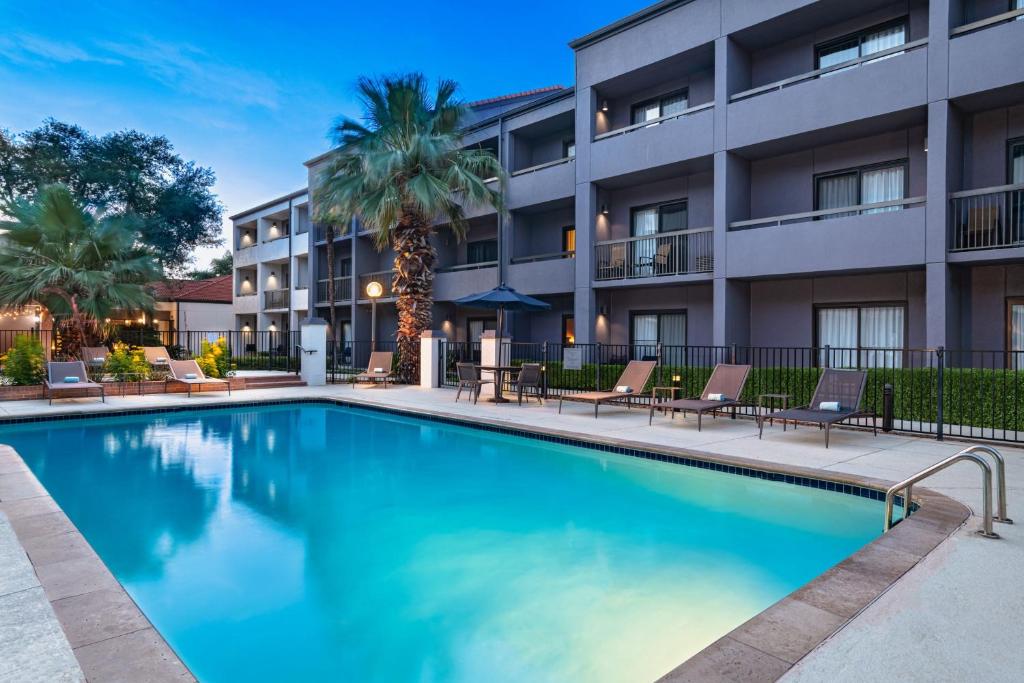 Courtyard by Marriott San Antonio Downtown/Market Square image