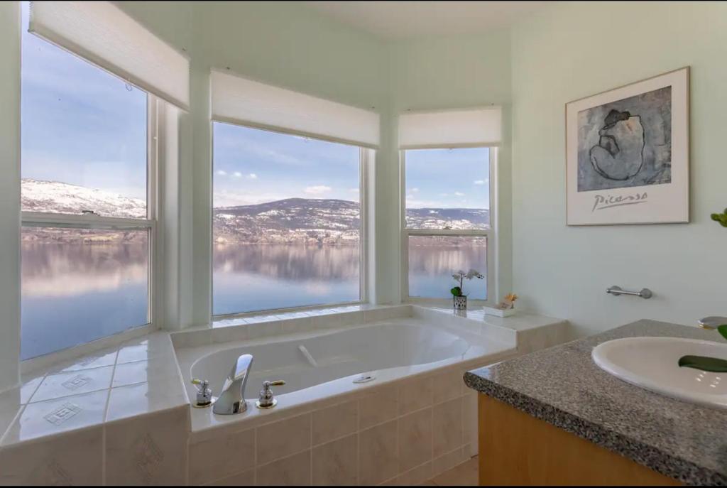 Villa in Summerland Estate Winery photo 2