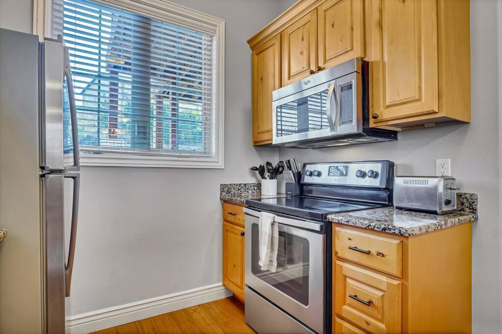 WALK IN Two bed Lakeview at Indian Point photo 1