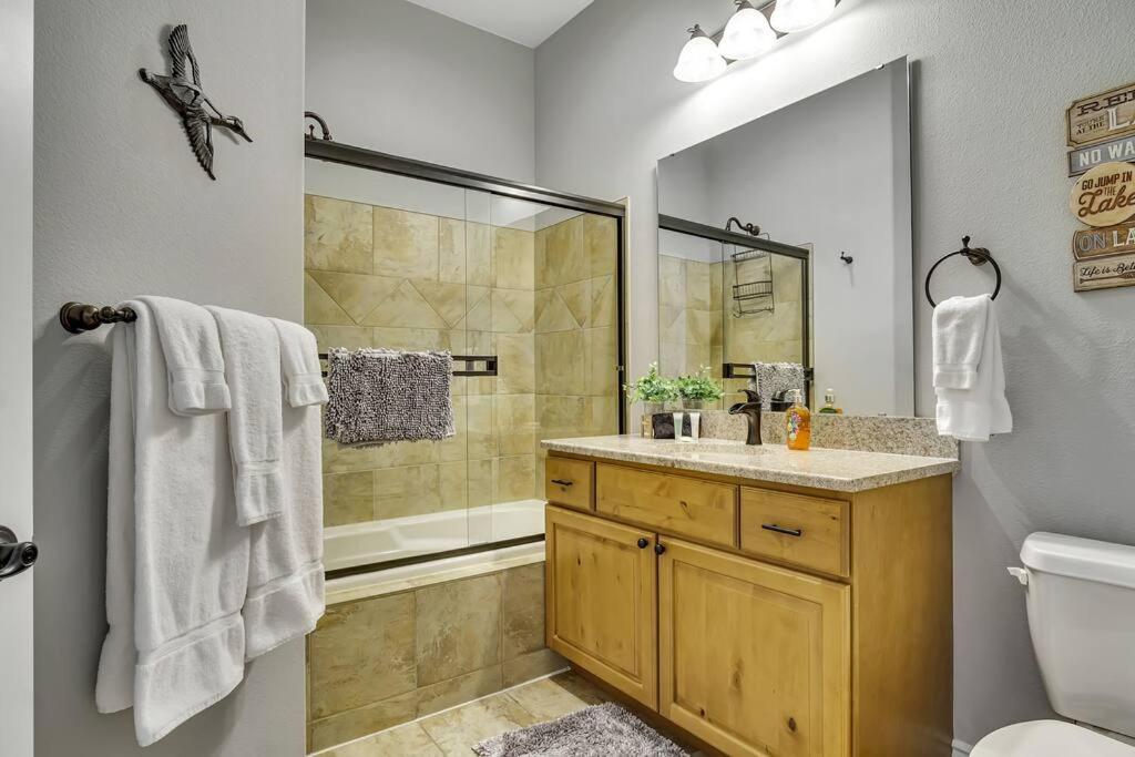 WALK IN Two bed Lakeview at Indian Point photo 4