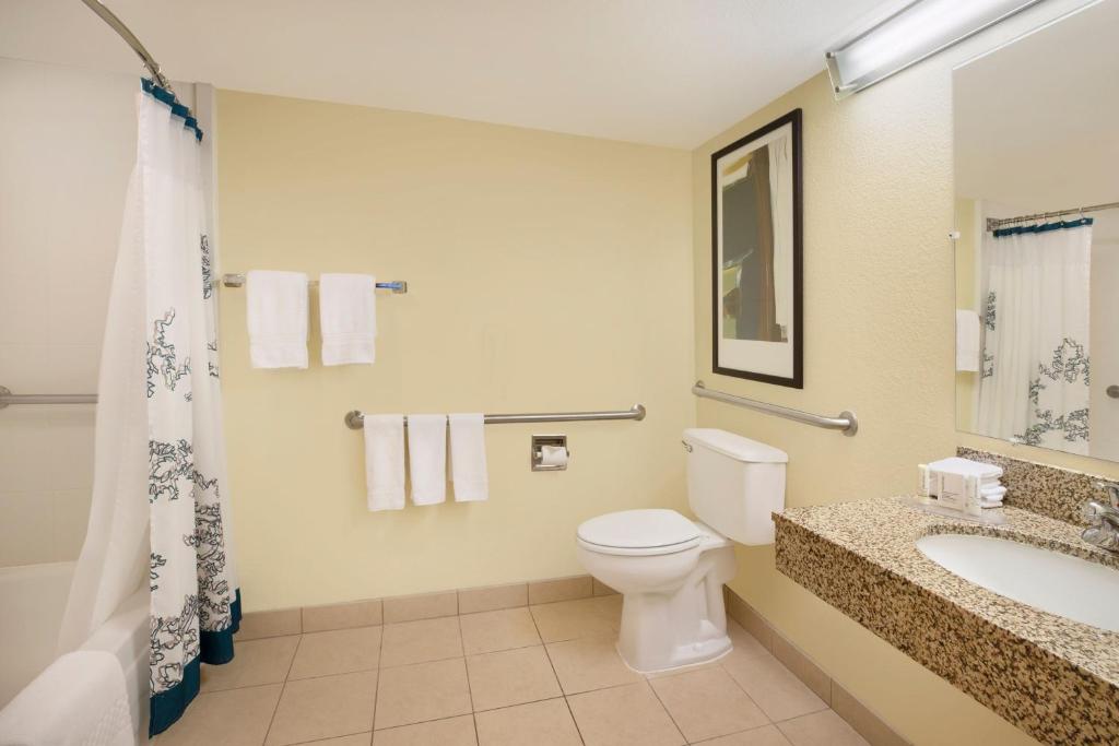 Residence Inn by Marriott Bakersfield - Tap to explore photos