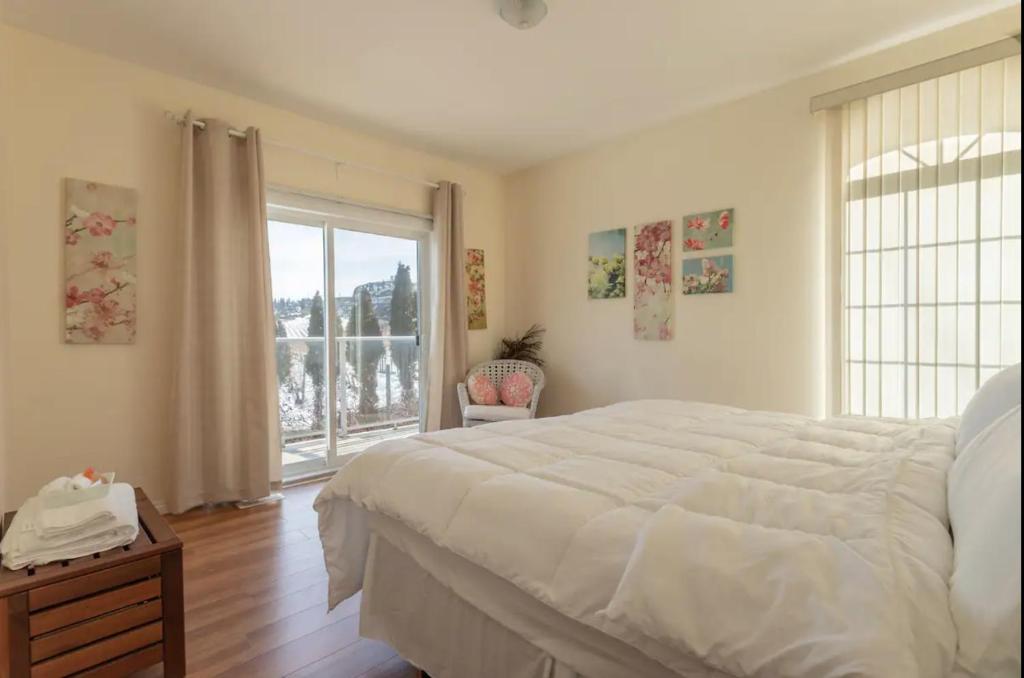Amazing Lakeview 3-Bedroom in Summerland Estate Winery photo 2