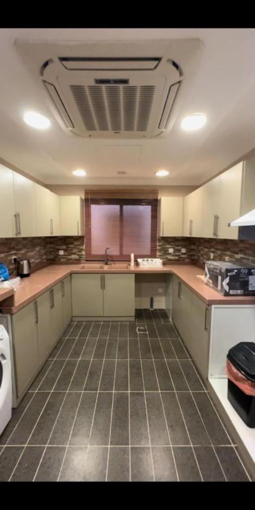 Stunning 4 bedroom apartment near haram photo 2