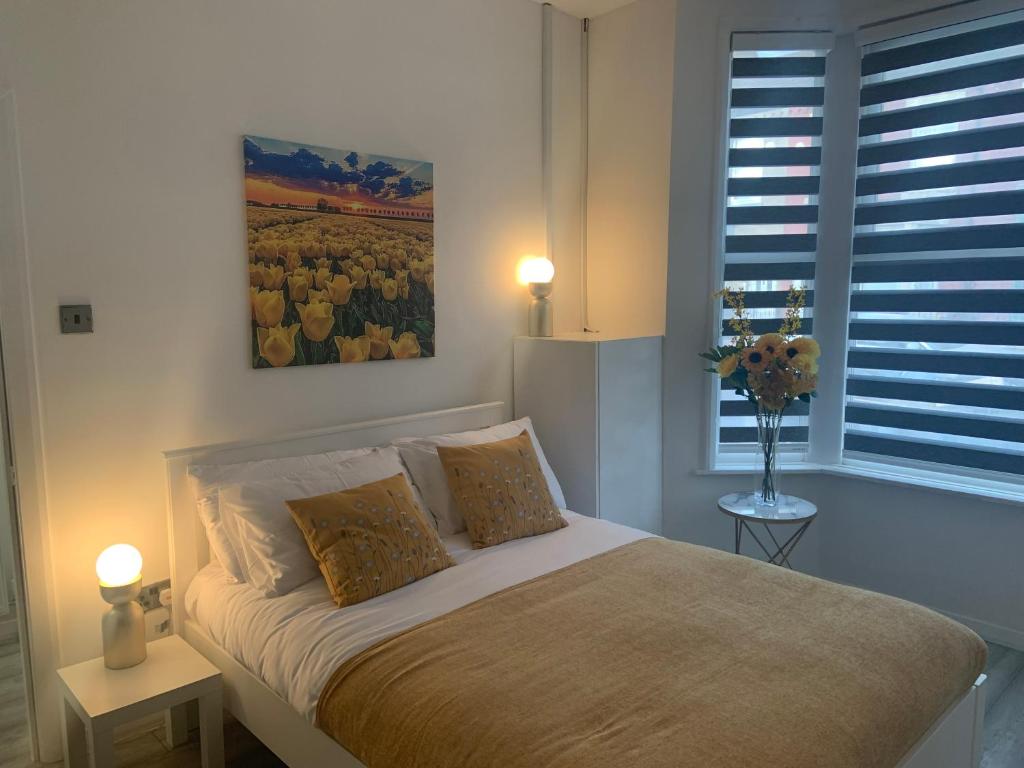 Bloomsbury House - Modern studios near Anfield