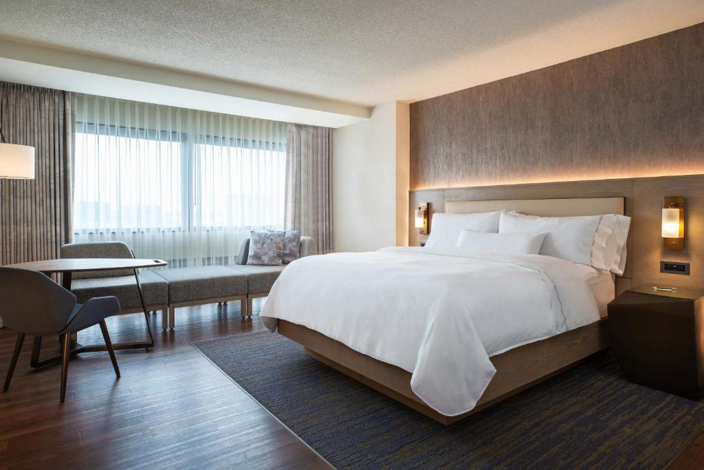 The Westin O'Hare image