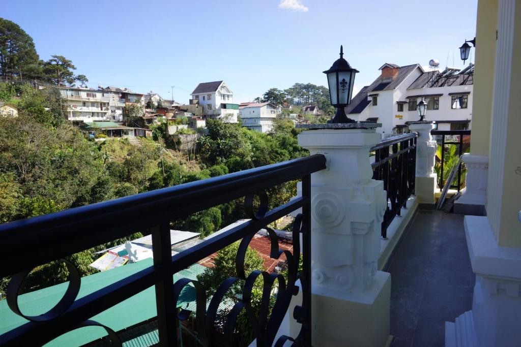 ADALY Hotel & Apartment Dalat photo 4