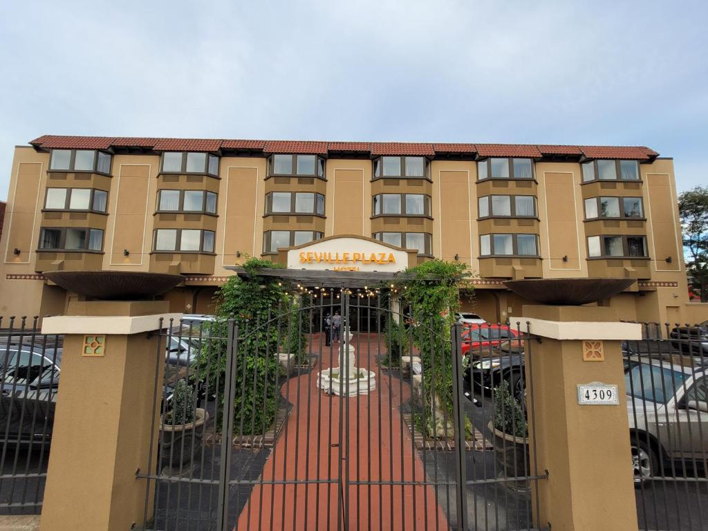 Seville Plaza Hotel, Trademark Collection by Wyndham image