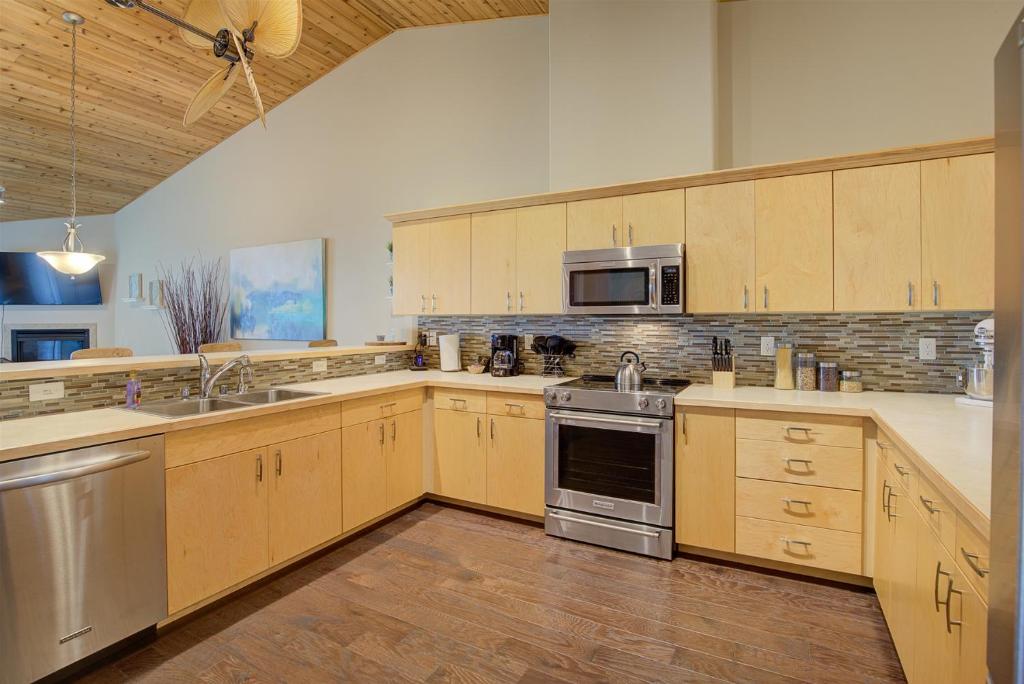 Siren`s Serenity Condo - Oyhut Bay Seaside Village photo 4