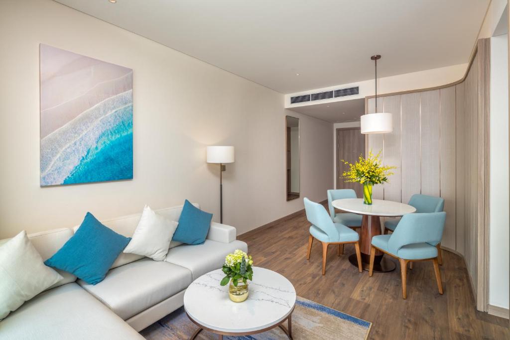 A La Carte Ha Long Bay Hotel