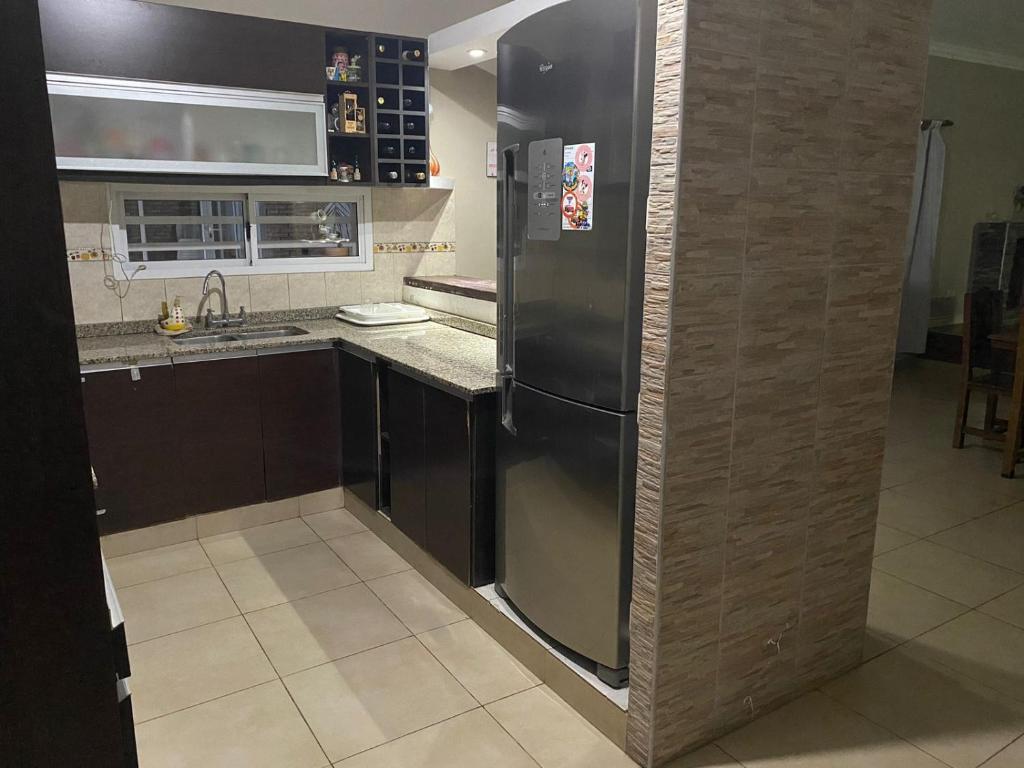 Hermosa Casa con Quincho y pileta photo 2