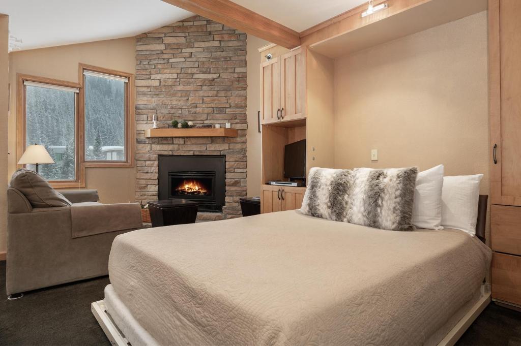 Iron Horse C5083 condo photo 1