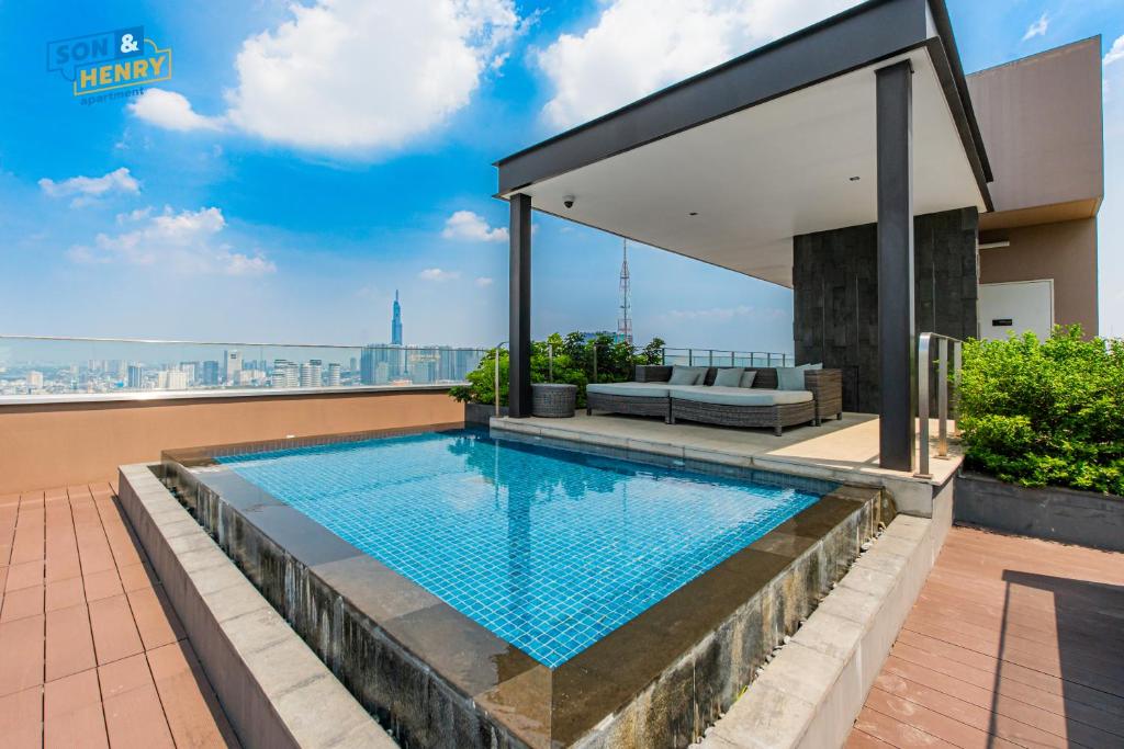 Son&Henry The MarQ Luxury