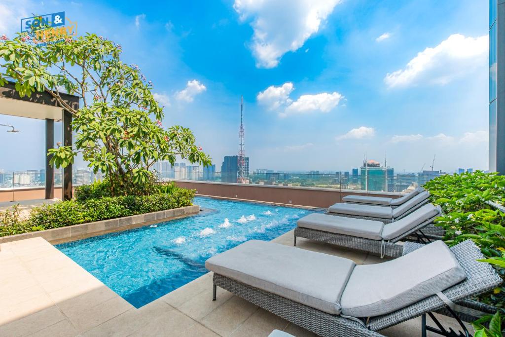 Son&Henry The MarQ Luxury