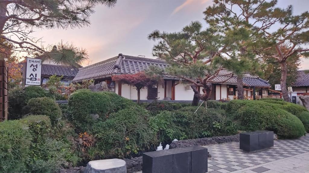 Sungsim Hanok Guesthouse photo 2