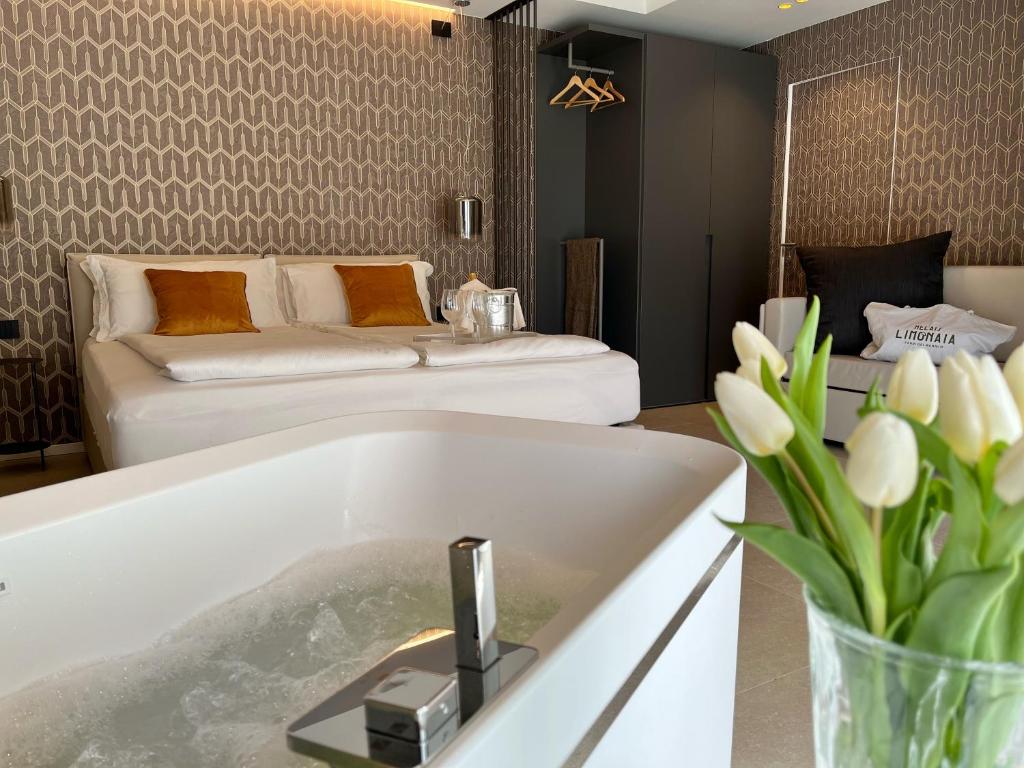 Relais Limonaia - Suites & Garden SPA photo 2