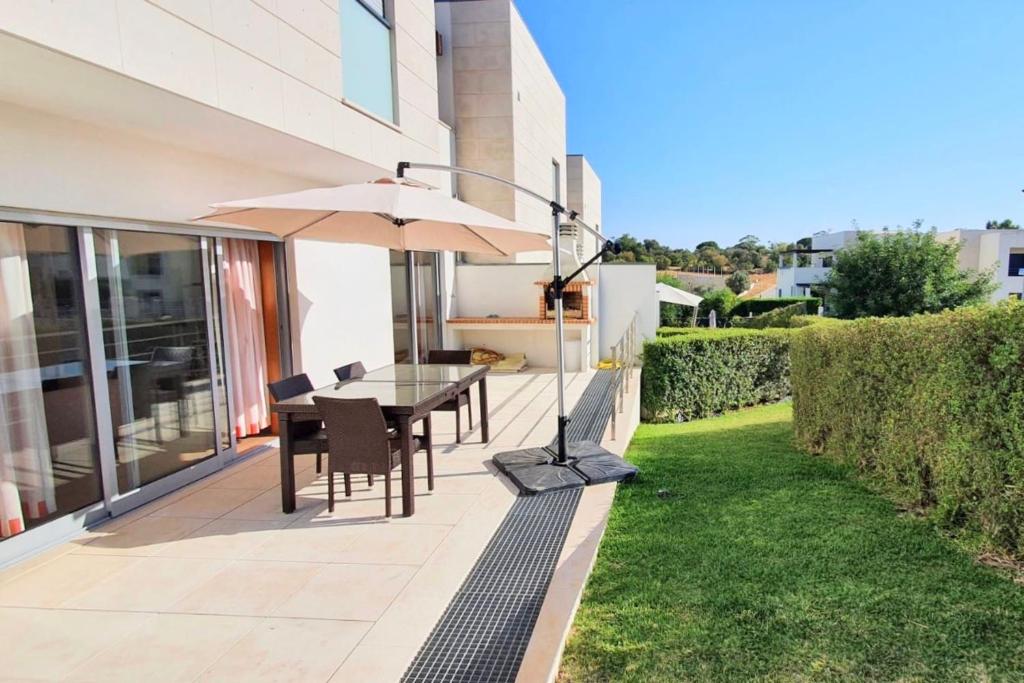Modern 3Bedroom Duplex W/Pool by LovelyStay photo 2