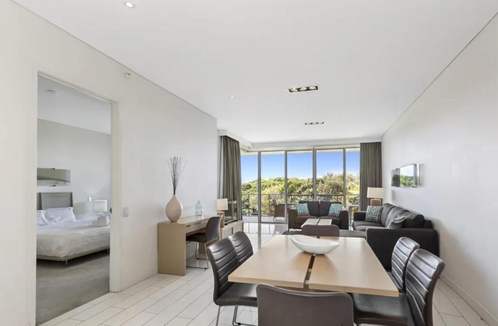 Luxury Apartments at Bells Blvd photo 4