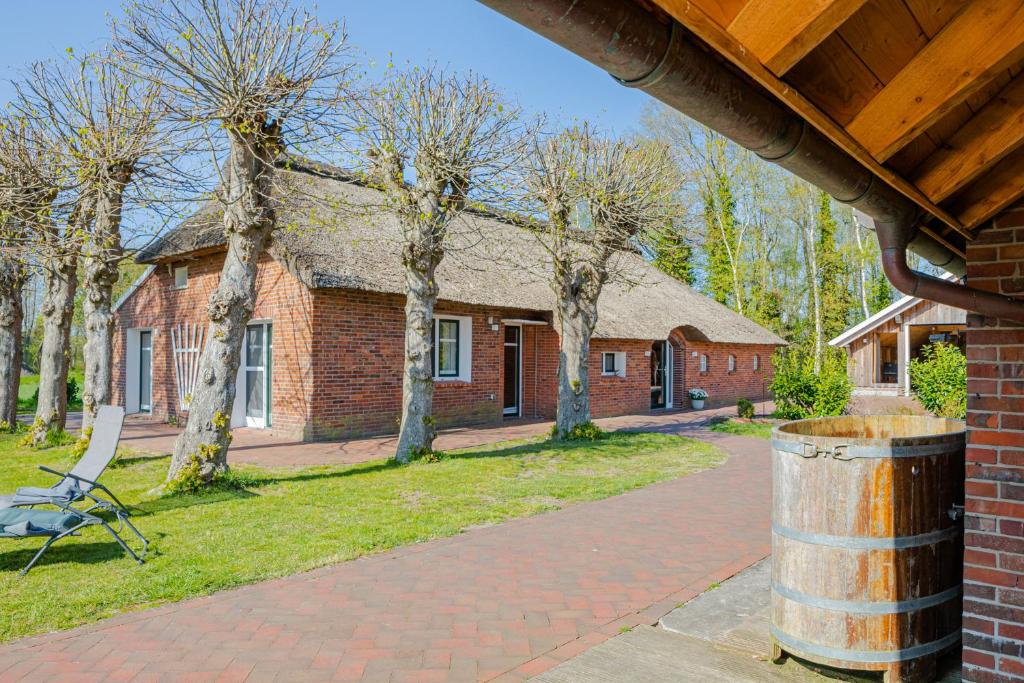 Reetdach Ostfriesenhaus photo 2
