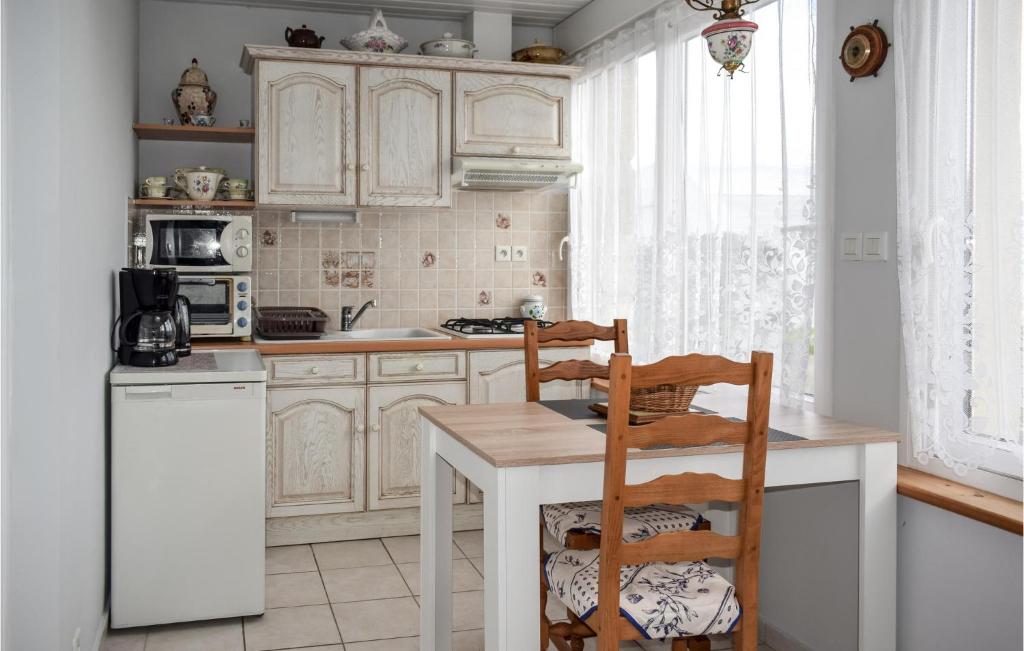 Stunning Home In Quemperven With Wifi And 1 Bedrooms photo 1