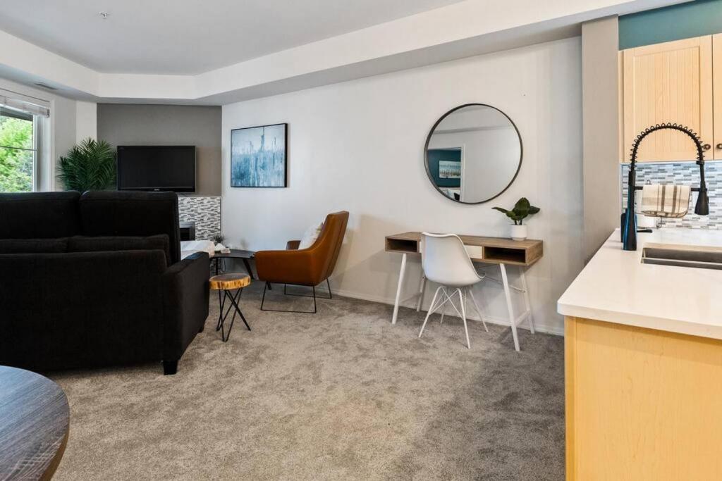 Gorgeous Condo, Perfect Okanagan Getaway 1207 photo 3