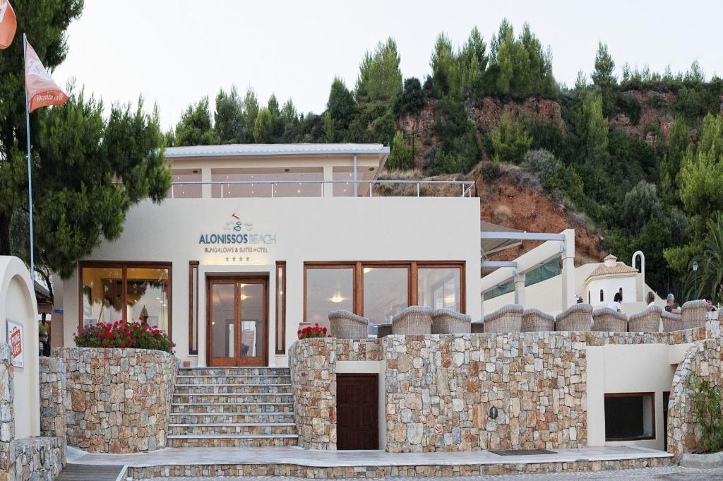 Alonissos Beach Bungalows And Suites Hotel photo 2