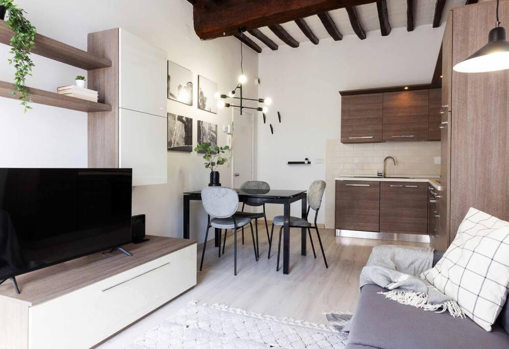Lovely modern flat in the heart of Perugia photo 1