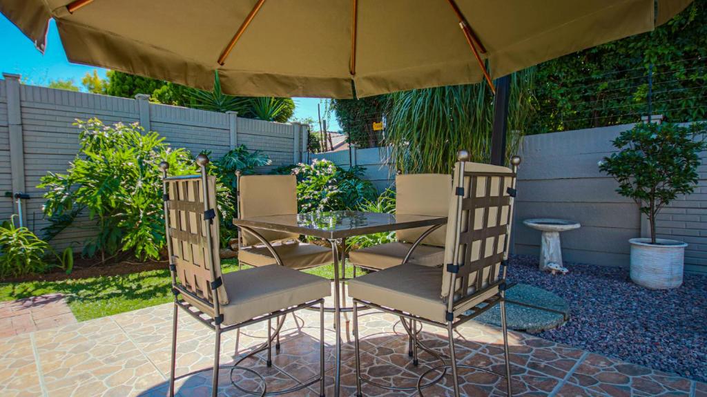 The Lemon Tree Oasis - Solar photo 2