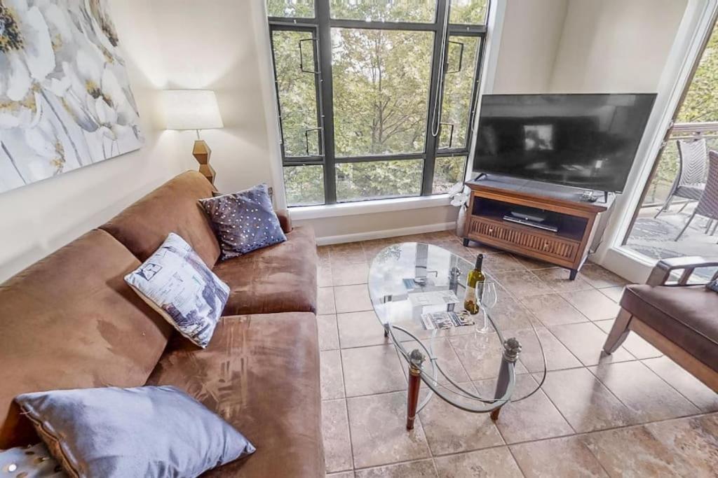 Two Bed Two Bath Corner Unit 432