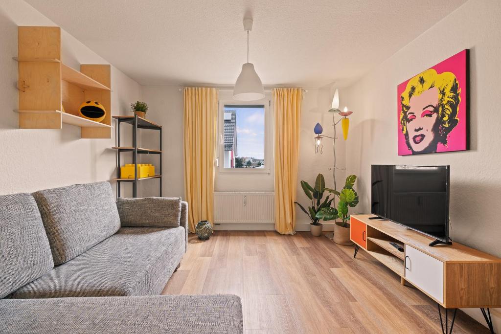 Farbenfrohe Altbauwohnung, TOP Ausstattung (Klima) photo 1