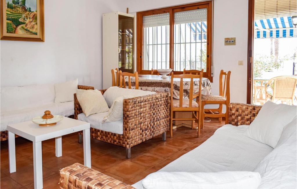 Beautiful Home In Los Alczares With 3 Bedrooms And Wifi photo 1