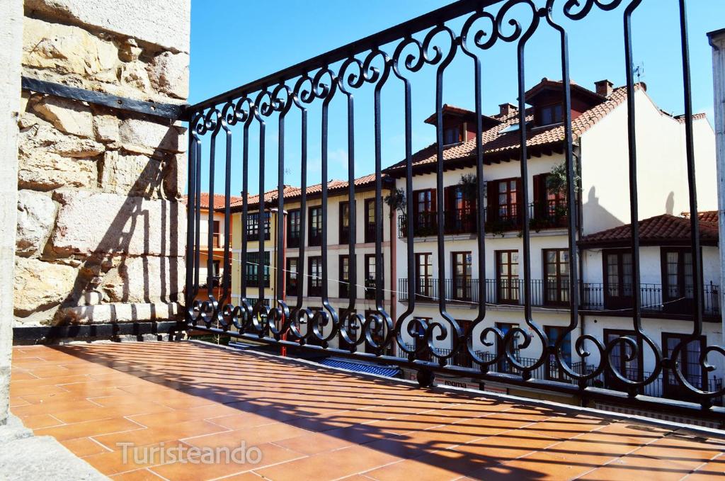 Apartamento Llerandi 2B - Totalmente reformado y con balcón al corazón de San Vicente de la Barquera photo 4