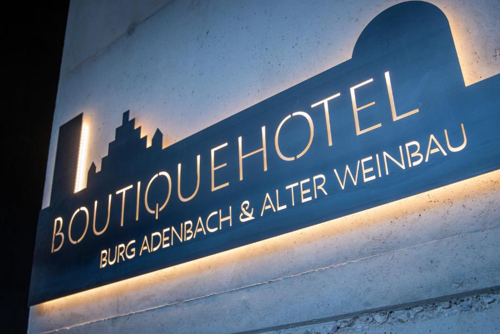 Boutiquehotel Burg Adenbach & Alter Weinbau photo 1