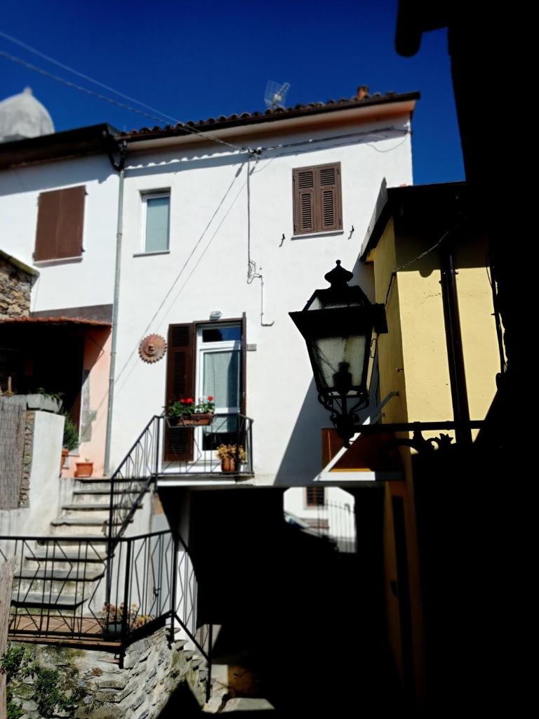 La "Casina nel borgo" , relax a un passo dalle 5 Terre