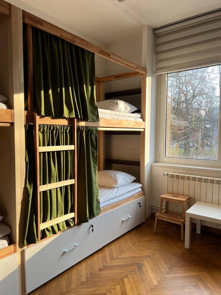Cabbage Hostel Room Type - Bed in 8-Bed Mixed Dormitory Room