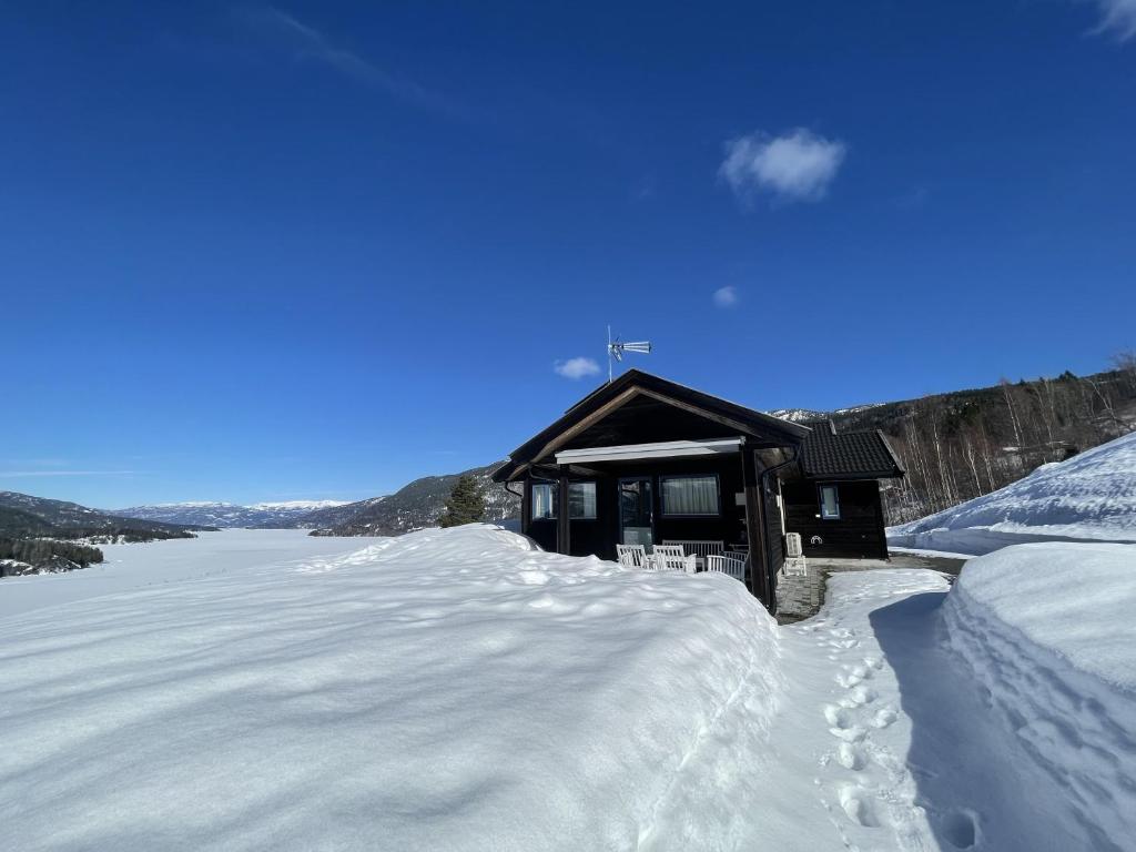 Dyrhaug - hytte med utsikt over Krøderen photo 2