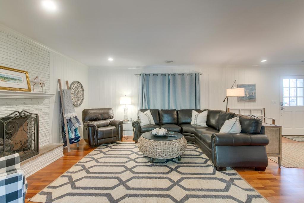 Spacious St Simons Island Vacation Rental with Pool! photo 3