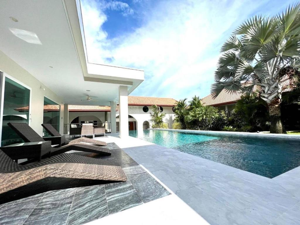 Pattaya Greg Pool Villa photo 1