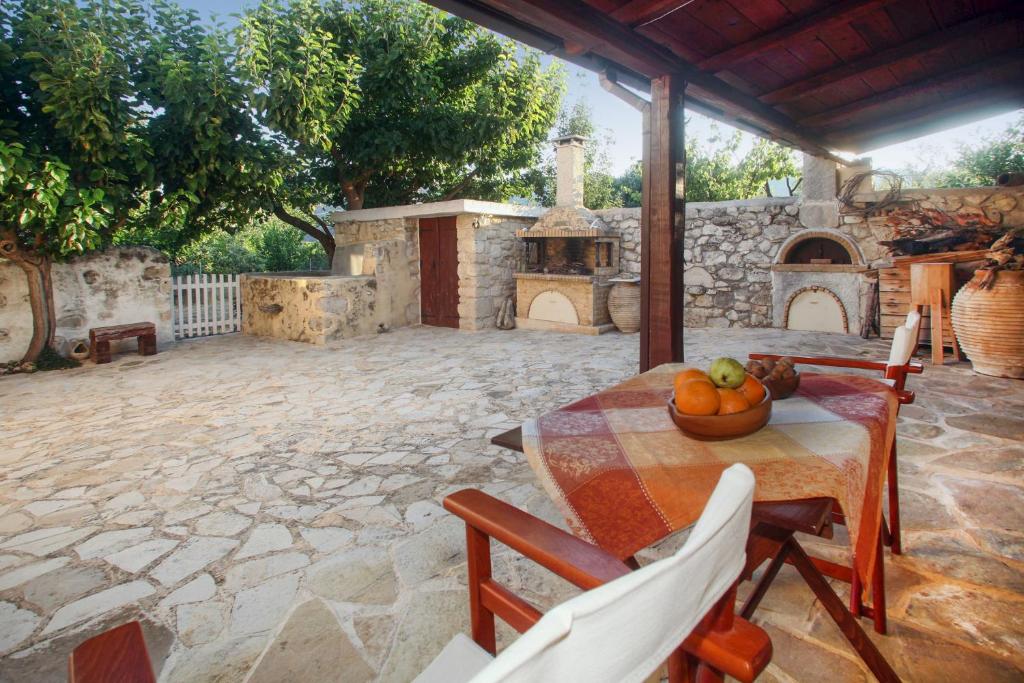 2 bedrooms house with furnished terrace at Georgioupoli 3 km away from the beach photo 2