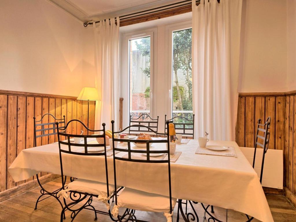 Holiday Home Le Jardin du Bourg - SQY101 by Interhome photo 3