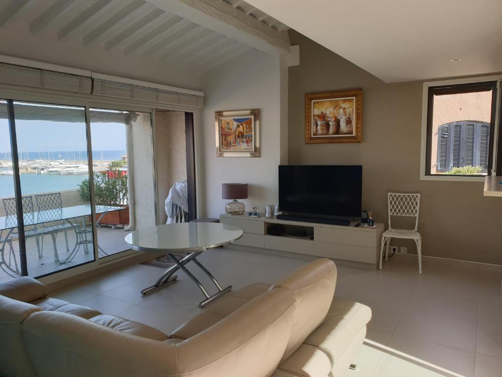 Superbe 2 chambres vue port et mer 100 mètres plage photo 2