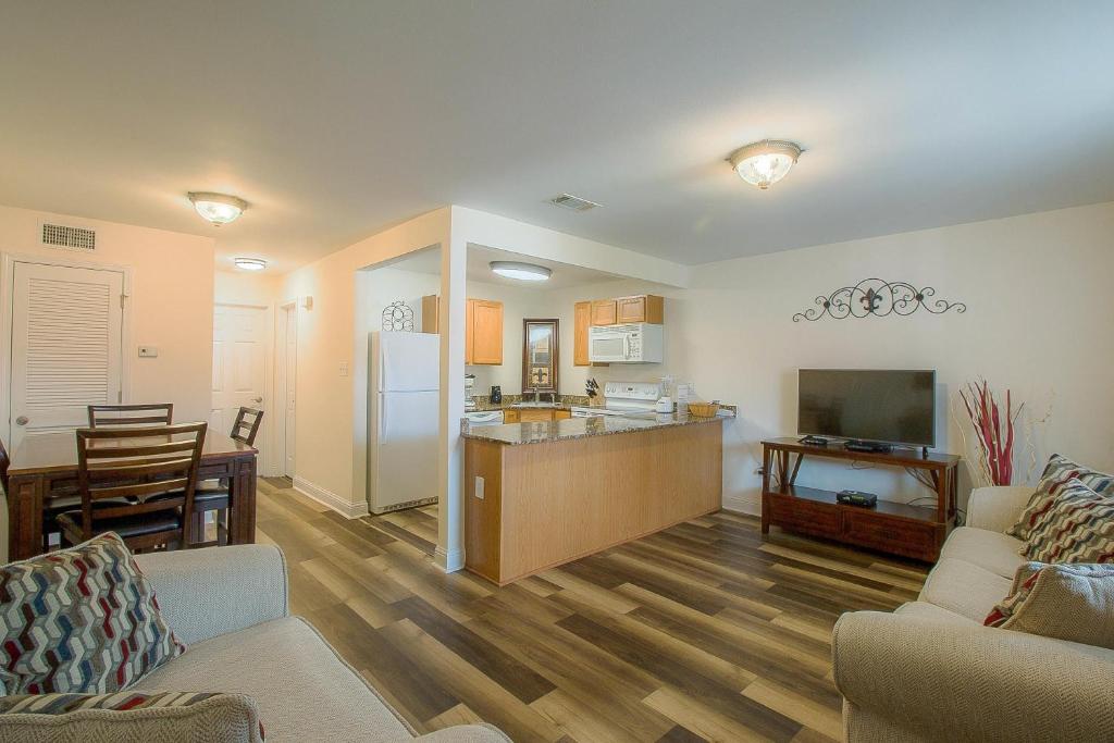 Oak Shores 129 image