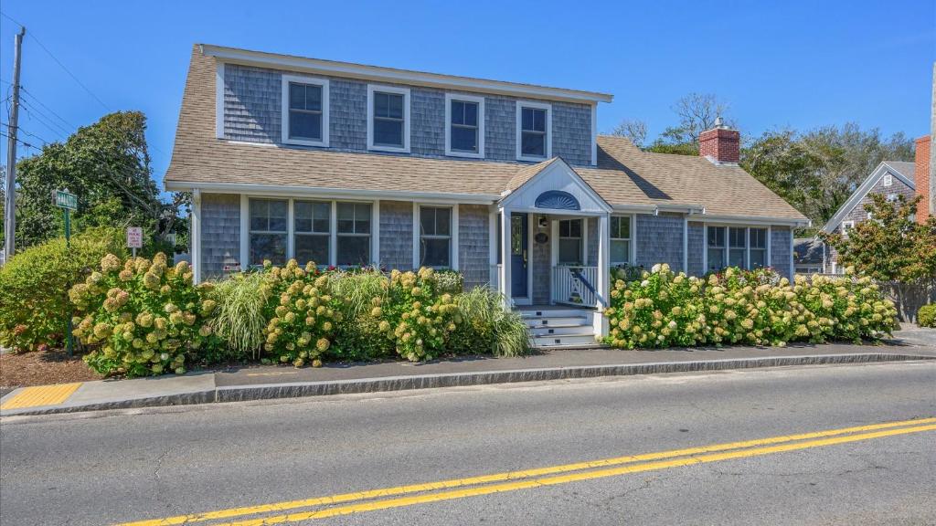 201 Main Street Chatham Cape Cod - - Sandpiper photo 1