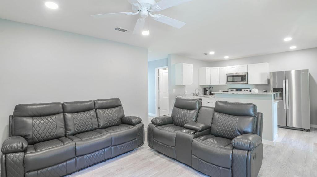 Duplex On Howard - Hornsby Suite image
