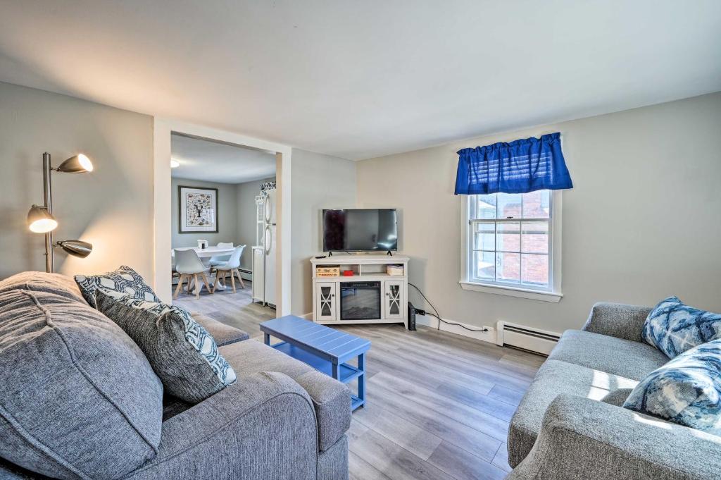 Lovely Rockport Apartment, Walk to Beaches! photo 3