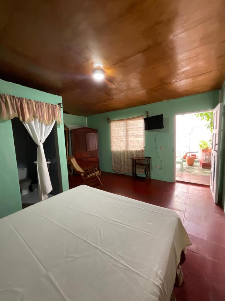 Hostal Familiar photo 4