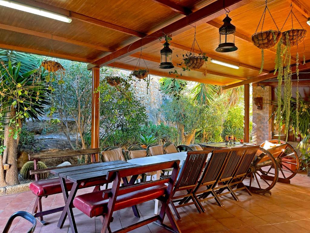 Exquisite rural house with garden, pool and sea views photo 3