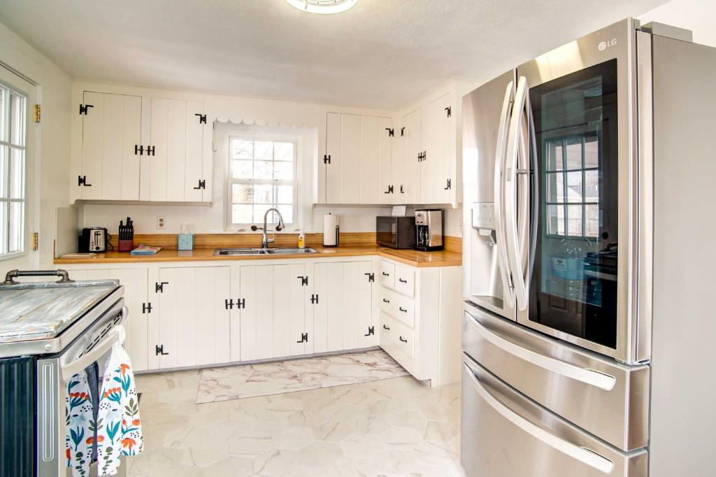 Hyannis Vacation Rental Home 2 Mi to Beach! photo 1